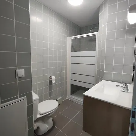Renove Vue Et Canigou 4 Pers Clim Piscine Apartman *